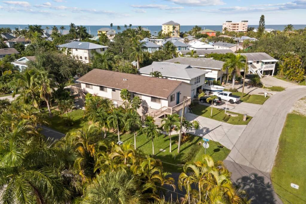 Apartamento The Strawberry Daiquiri At Lazy Way Fort Myers Beach Exterior foto