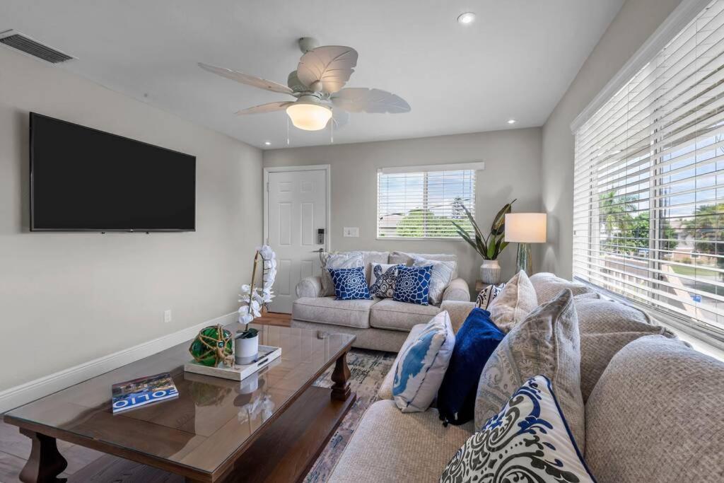 Apartamento The Strawberry Daiquiri At Lazy Way Fort Myers Beach Exterior foto